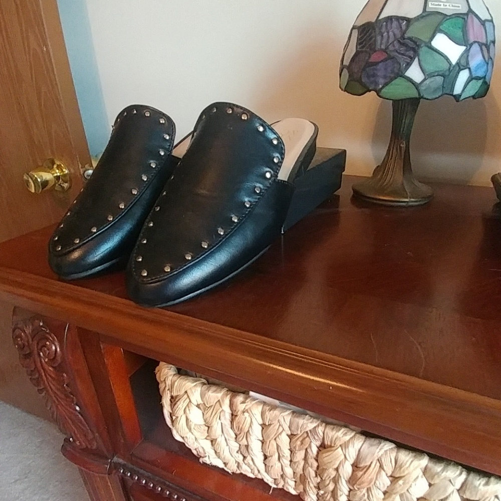 New York & Co. Mule